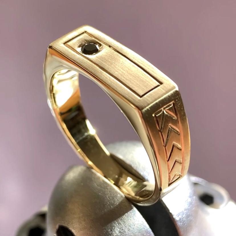 black diamond signet