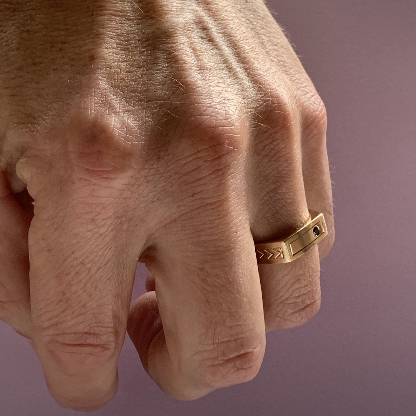 signet worn