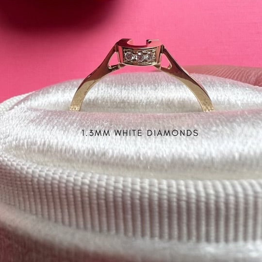 bottom stones of ring