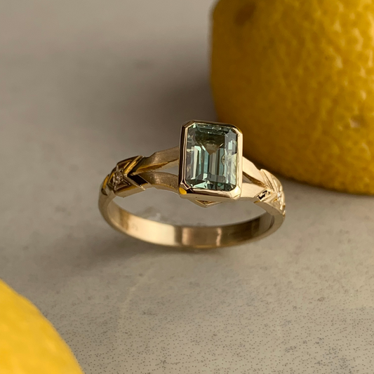 bezel sapphire ring gold