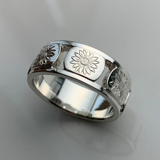 sunflower ring in white gold