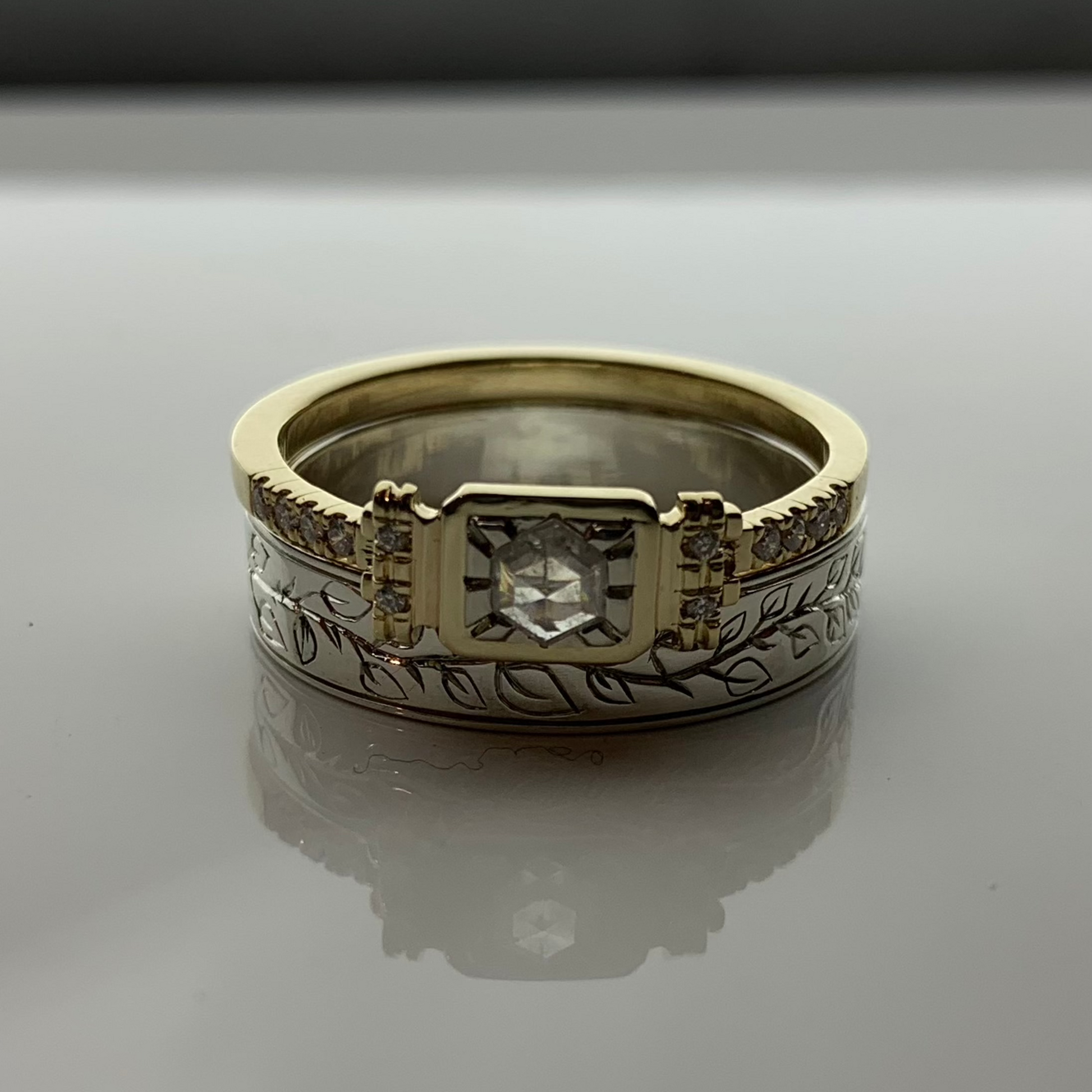 front view of ring set 