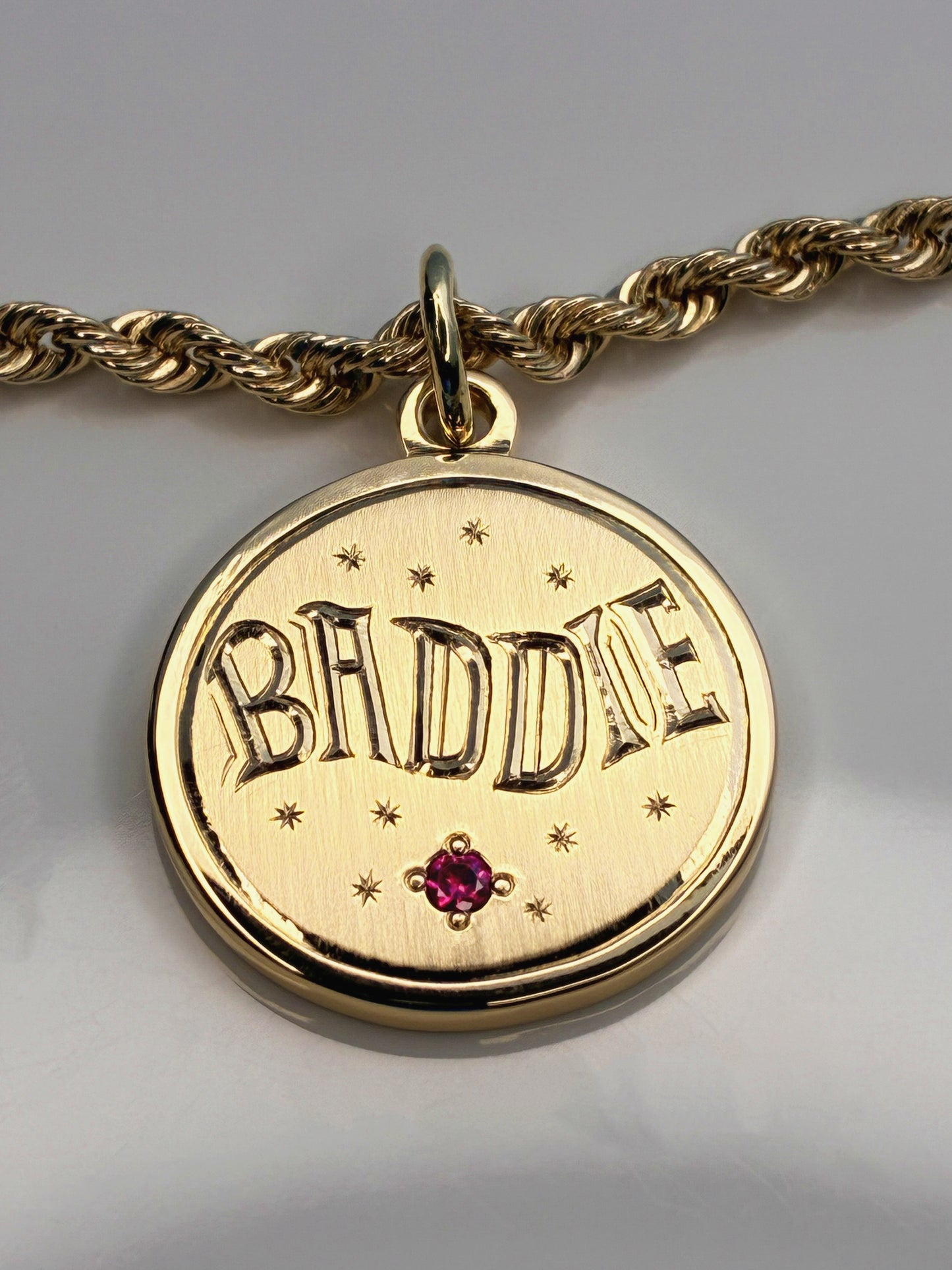 “Baddie”pendant 14K