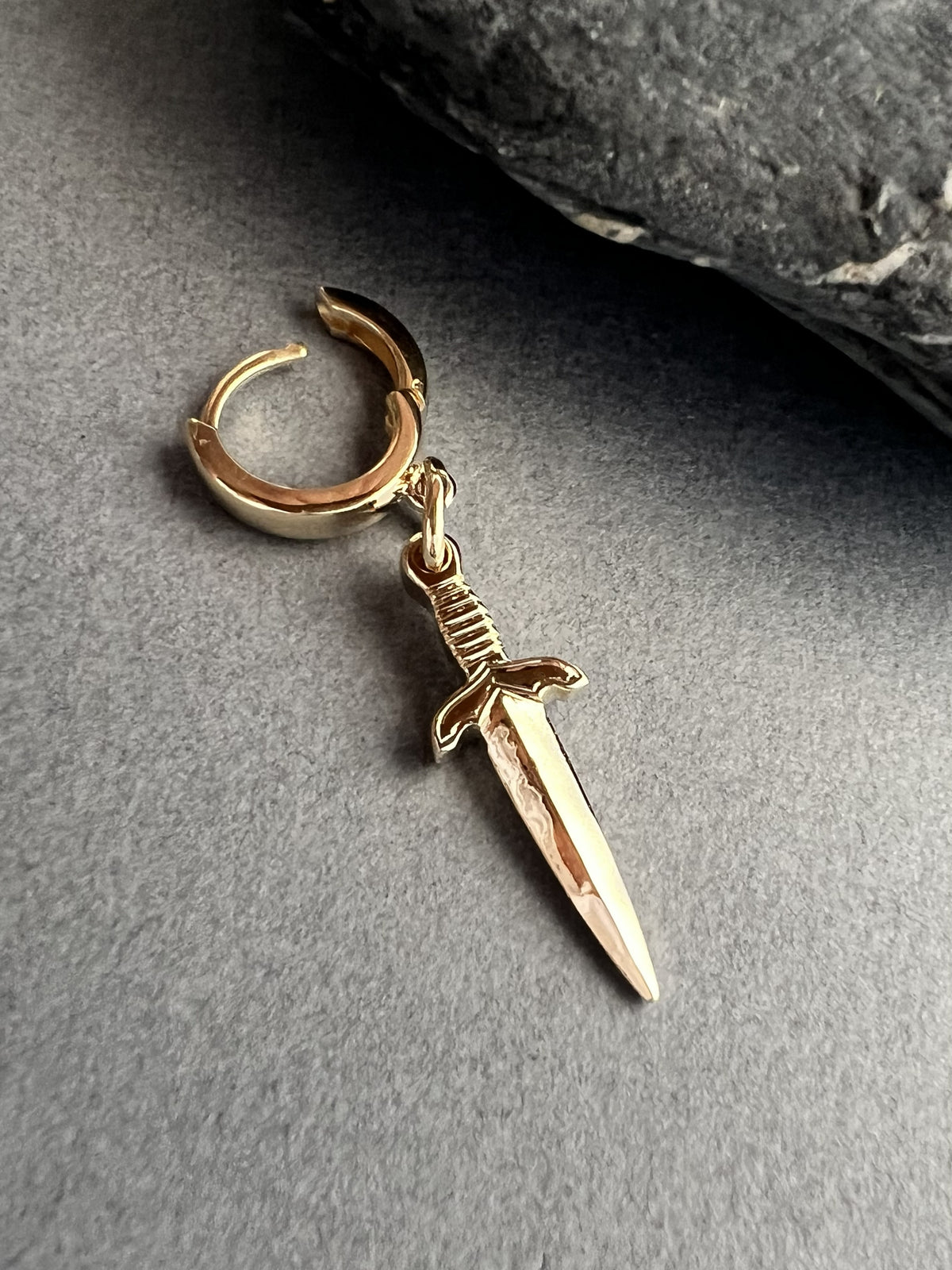 Dagger Earring 🗡️