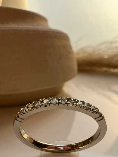 Hand engraved diamond ring