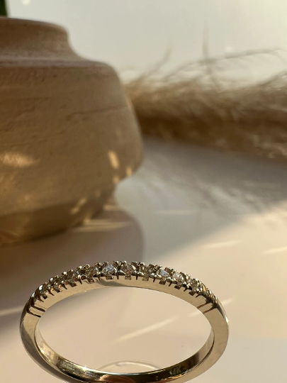 Hand engraved diamond ring