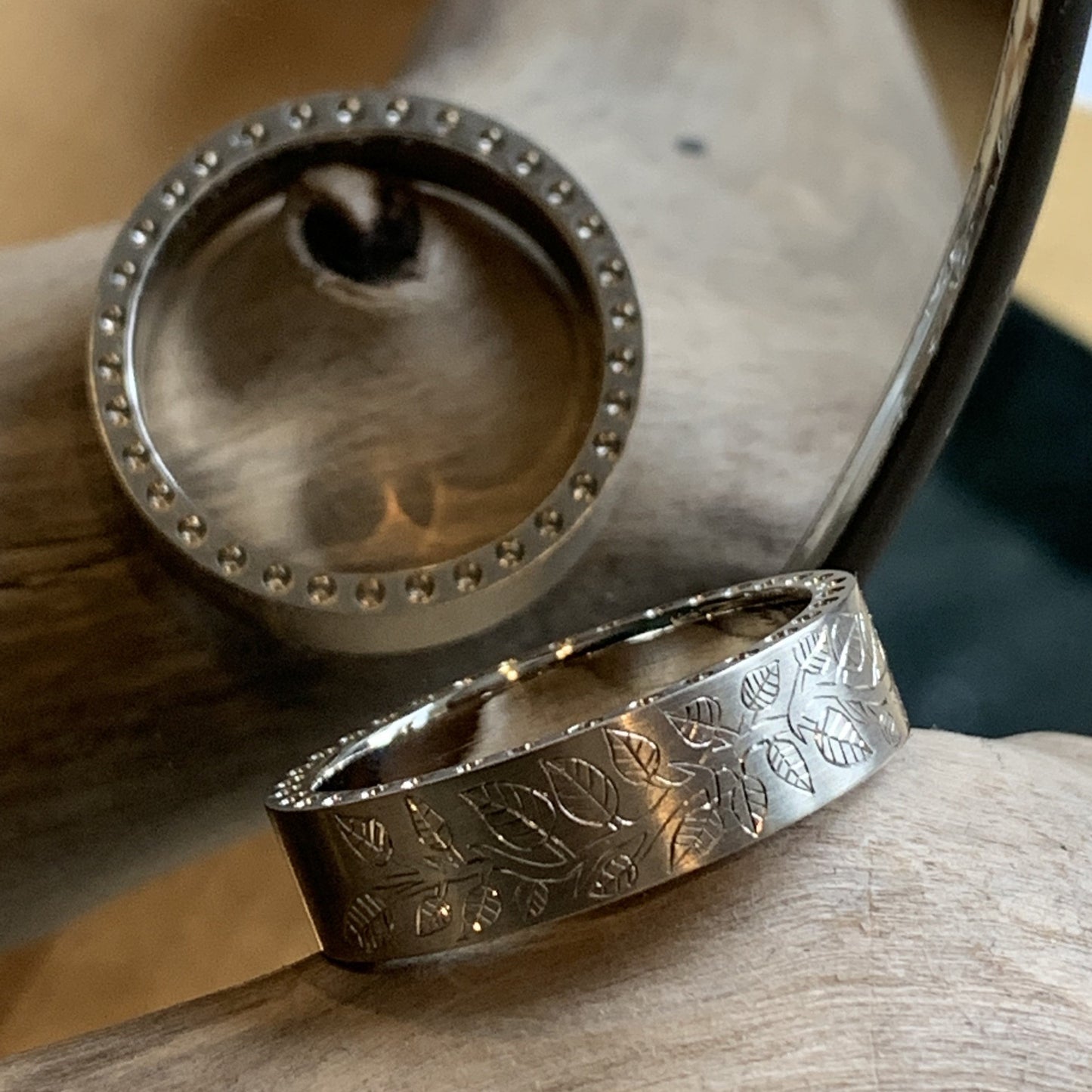 Hand engraved men's band. 14K white gold